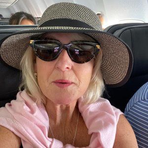 Meet your Posher, Liz